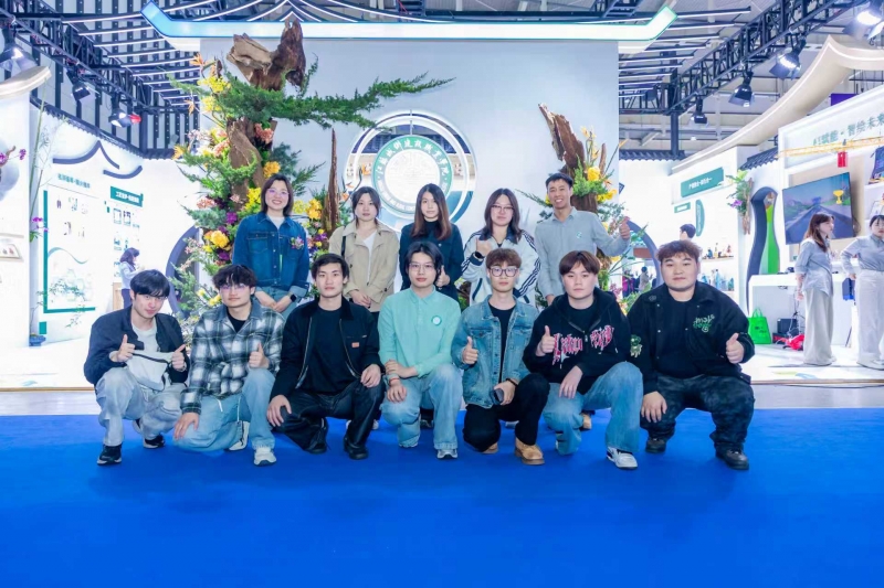 建筑产业现代化创新学院师生参加2026江苏绿色低碳建筑国际博览会